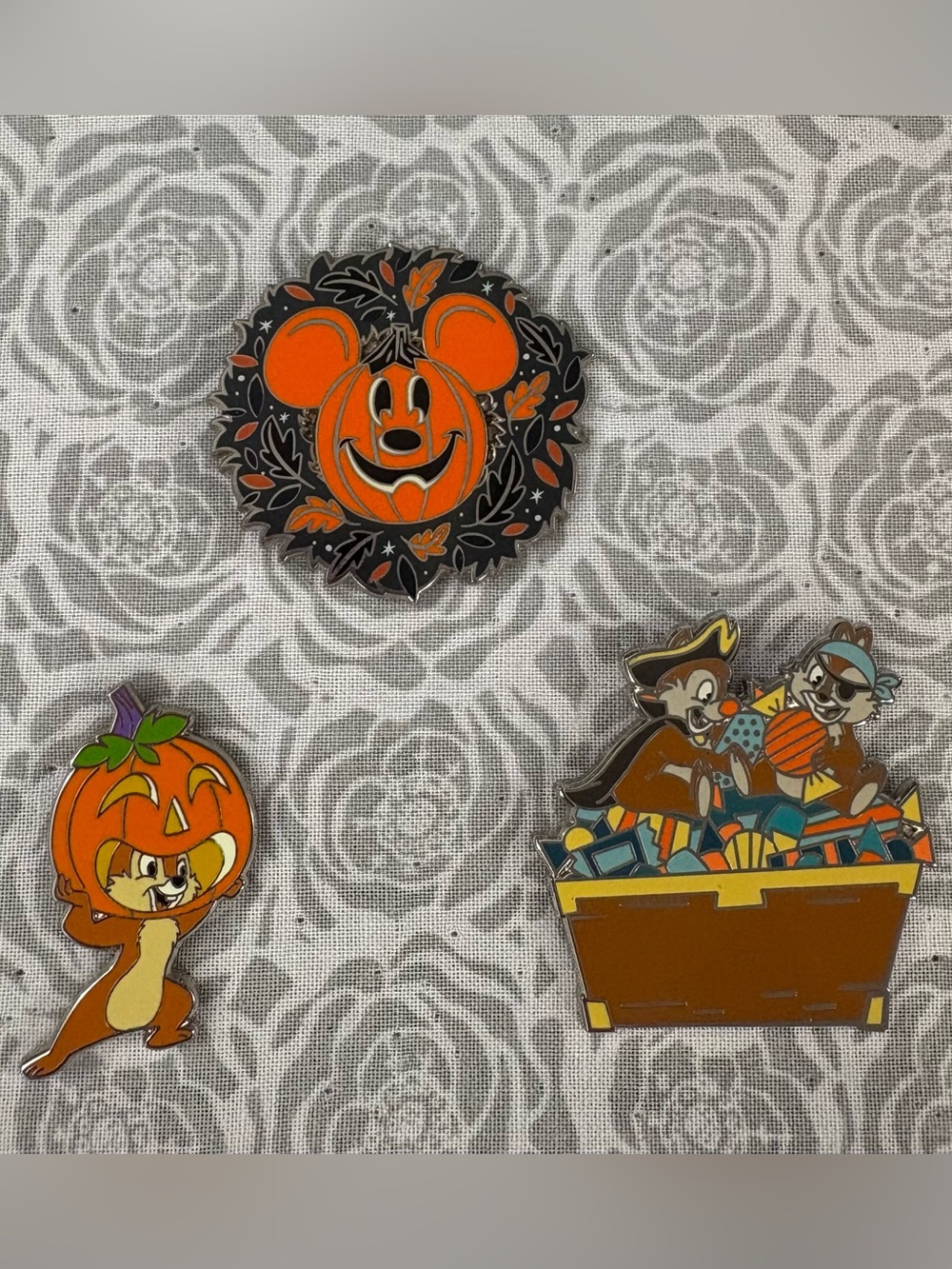 Disney Authentic Official Trading Pin Lot- Halloween Chip'n'Dale/Mickey Pumpkin